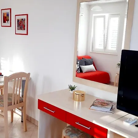 Apartment Studio Red Rose
